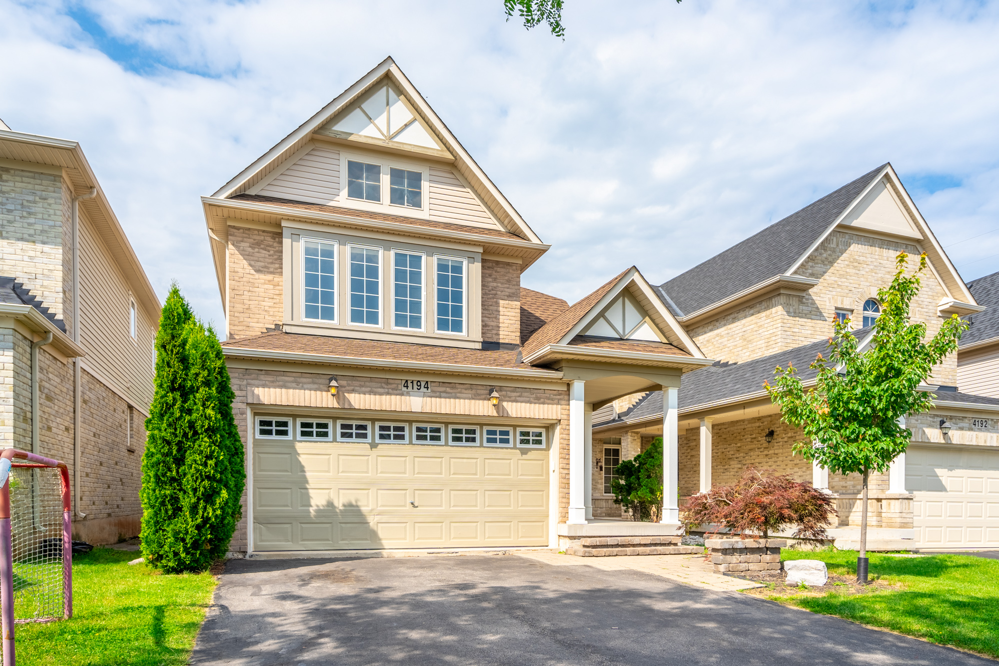 4194 Saunders Crescent