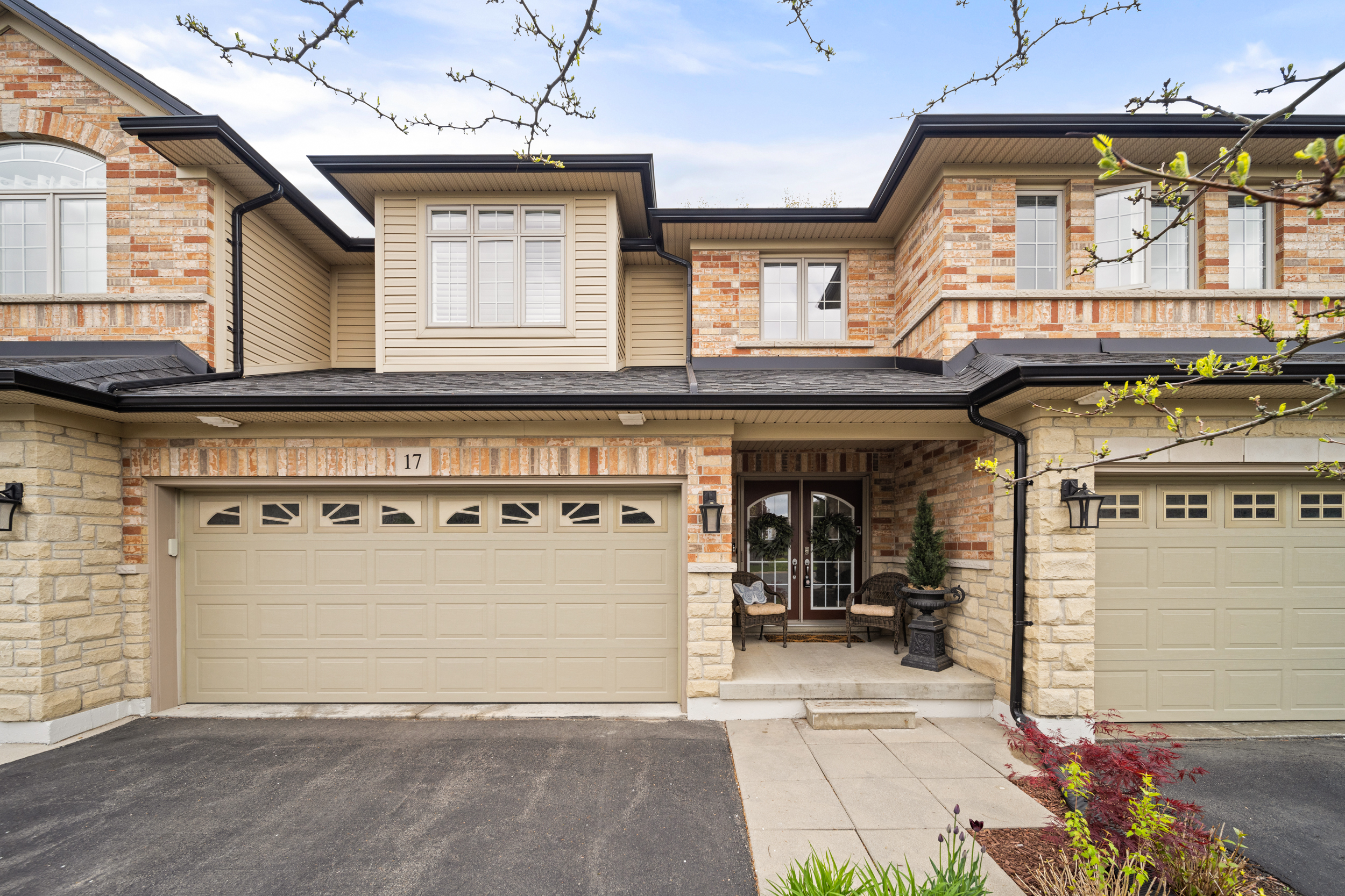 17 - 441 Stonehenge Drive