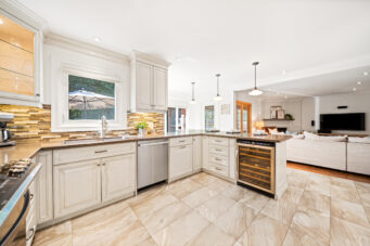 1246 Old Carriage Way