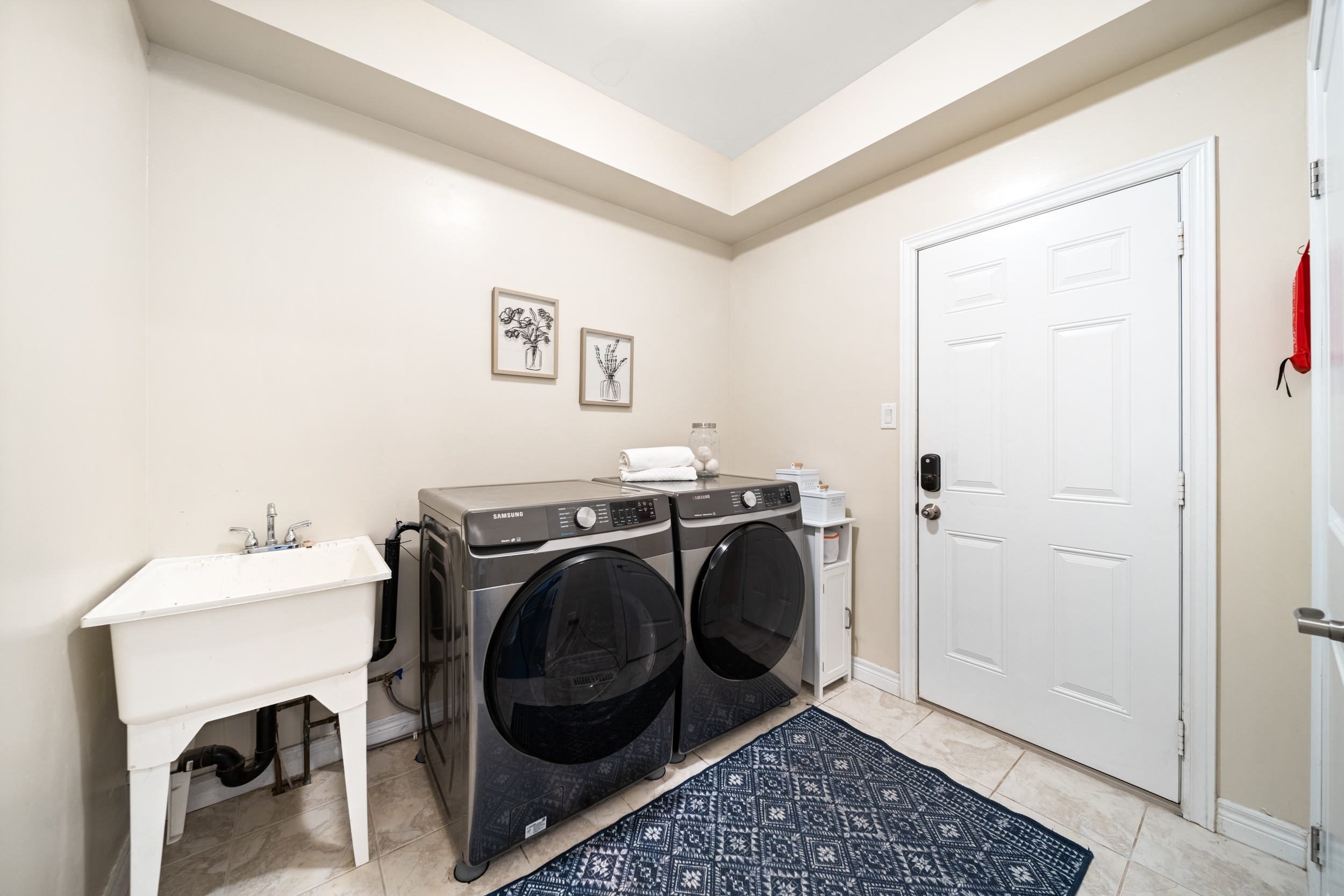 16 - 441 Stonehenge Drive