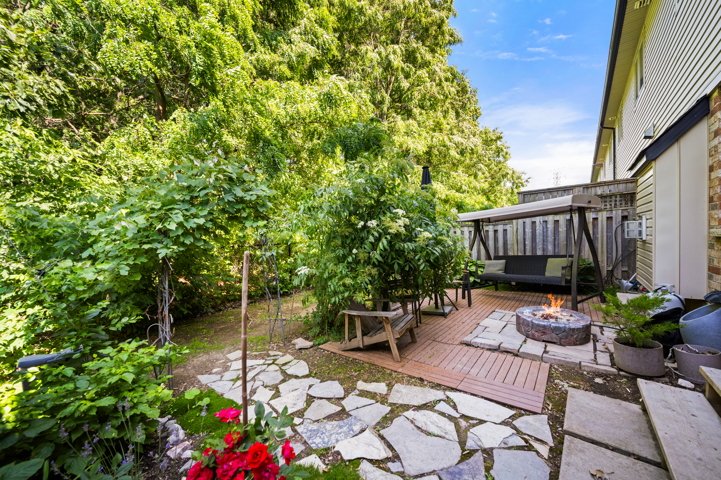 16 - 441 Stonehenge Drive