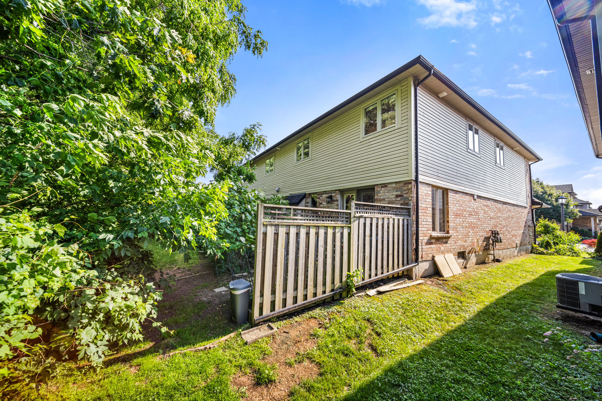 16 - 441 Stonehenge Drive