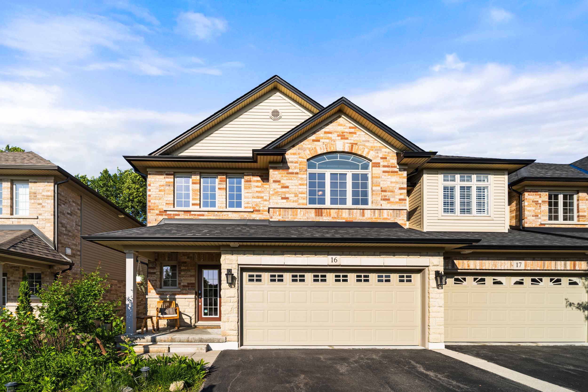 16 - 441 Stonehenge Drive